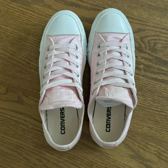 Converse Chuck Taylor All Star Ox Women's ShoesSatin Arctic Pink/White size 7 - Picture 4 of 15